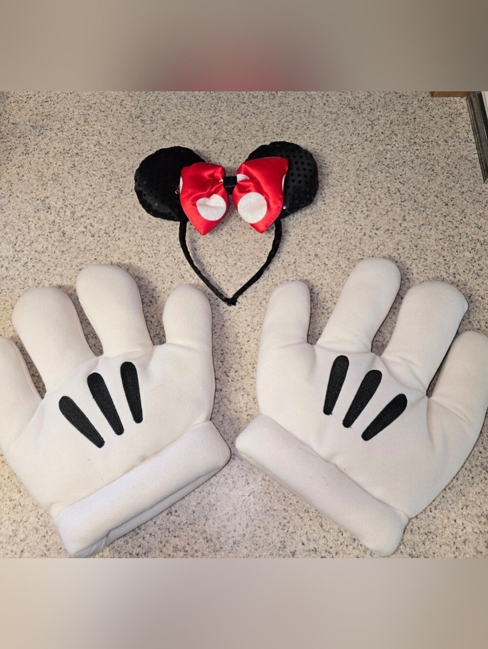 Kids Minnie Mouse-Inspired Headband and Gloves Set - Red & Black